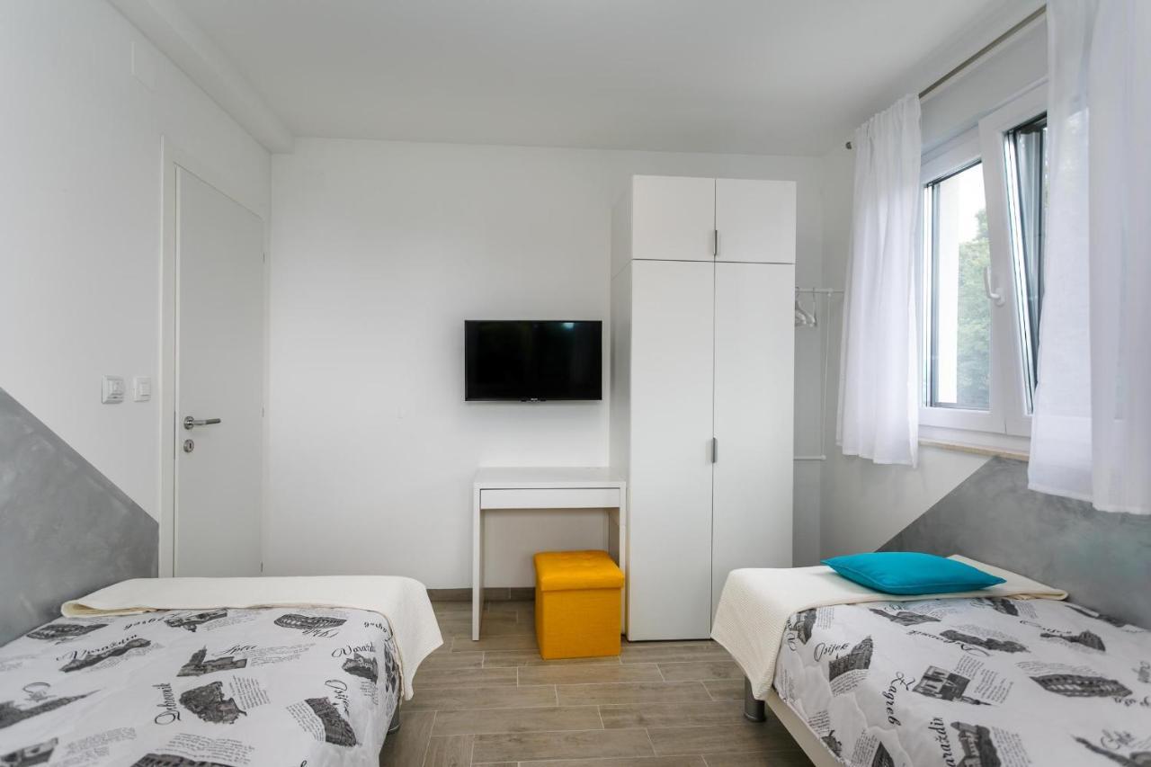 2A Partment Rukavina Apartment Njivice Exterior photo